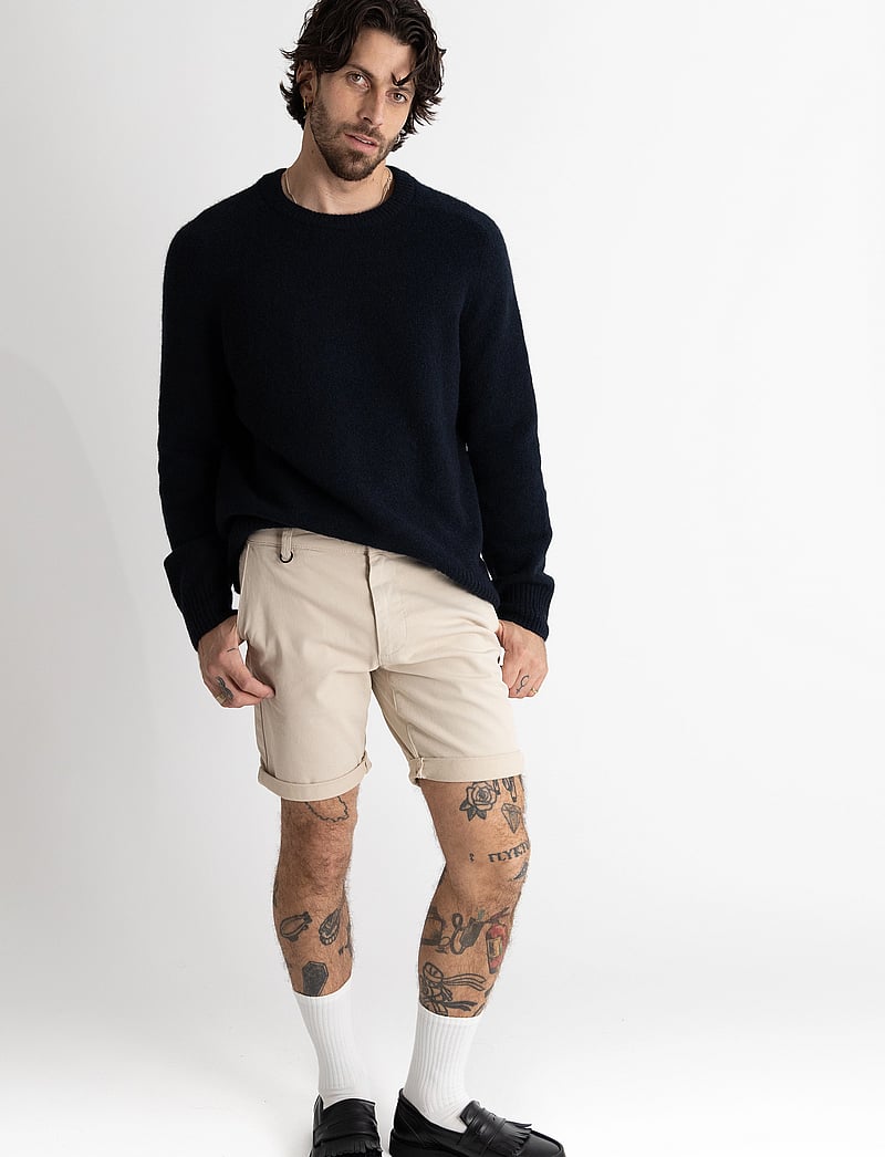 NEUW - CODY SHORT SANDSTORM - chinos shorts - beige - 0