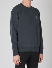 NEUW - NEUW CREW - sweatshirts - black - 4
