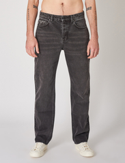 NEUW - LIAM LOOSE SUBWAY BLACK - loose jeans - washed black - 0