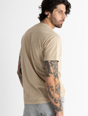 NEUW - ORGANIC NEUW BAND TEE - basic t-shirts - beige - 4