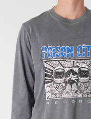 NEUW - POISON CITY LS TEE - långärmade t-shirts - graphite - 5