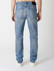 NEUW - RAY STRAIGHT DECADE - tapered jeans - organic vintage blue - 3