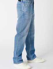 NEUW - LIAM LOOSE SHELTER - loose jeans - mid vintage indigo - 3