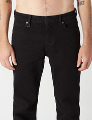 NEUW - RAY STRAIGHT STAY BLACK - regular jeans - organic black - 4