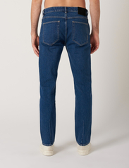 NEUW - RAY STRAIGHT SCENE - regular jeans - organic dark blue - 4