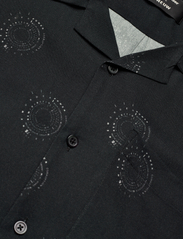 NEUW - NEW ORDER VINYL SHIRT - kortärmade skjortor - black - 6