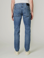 NEUW - LOU SLIM FIGHTER - slim fit jeans - mid vintage indigo - 3
