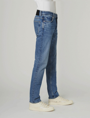 NEUW - LOU SLIM FIGHTER - slim fit jeans - mid vintage indigo - 4