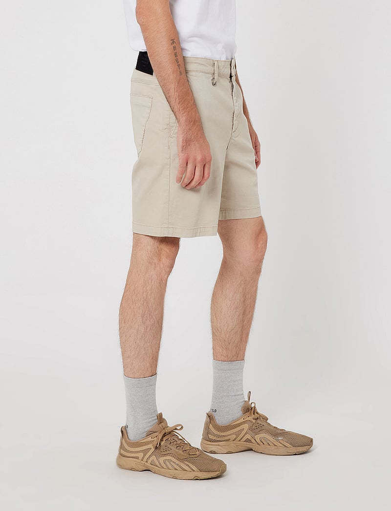 NEUW - HUNTER SHORT SAHARA - casual shorts - beige - 3