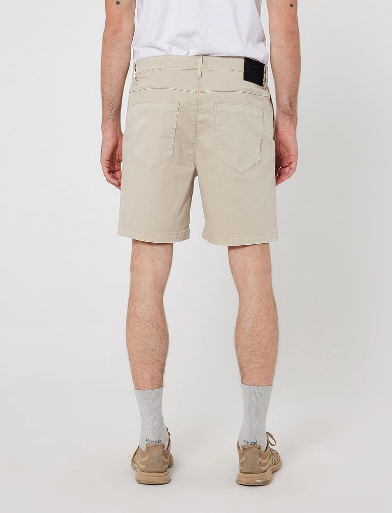 NEUW - HUNTER SHORT SAHARA - casual shorts - beige - 4