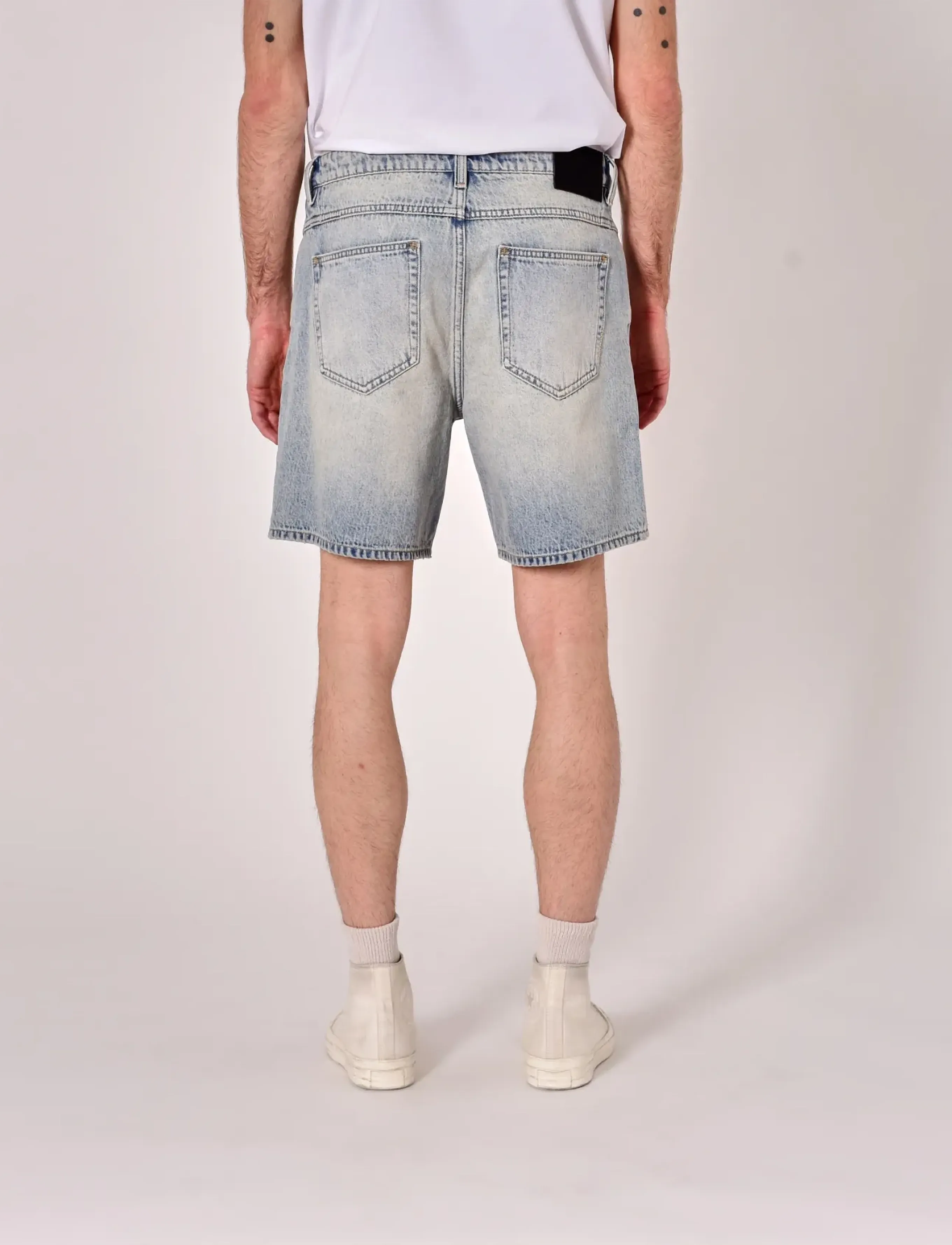NEUW - LOU SHORT DUST LIGHT INDIGO - jorts - blue - 4