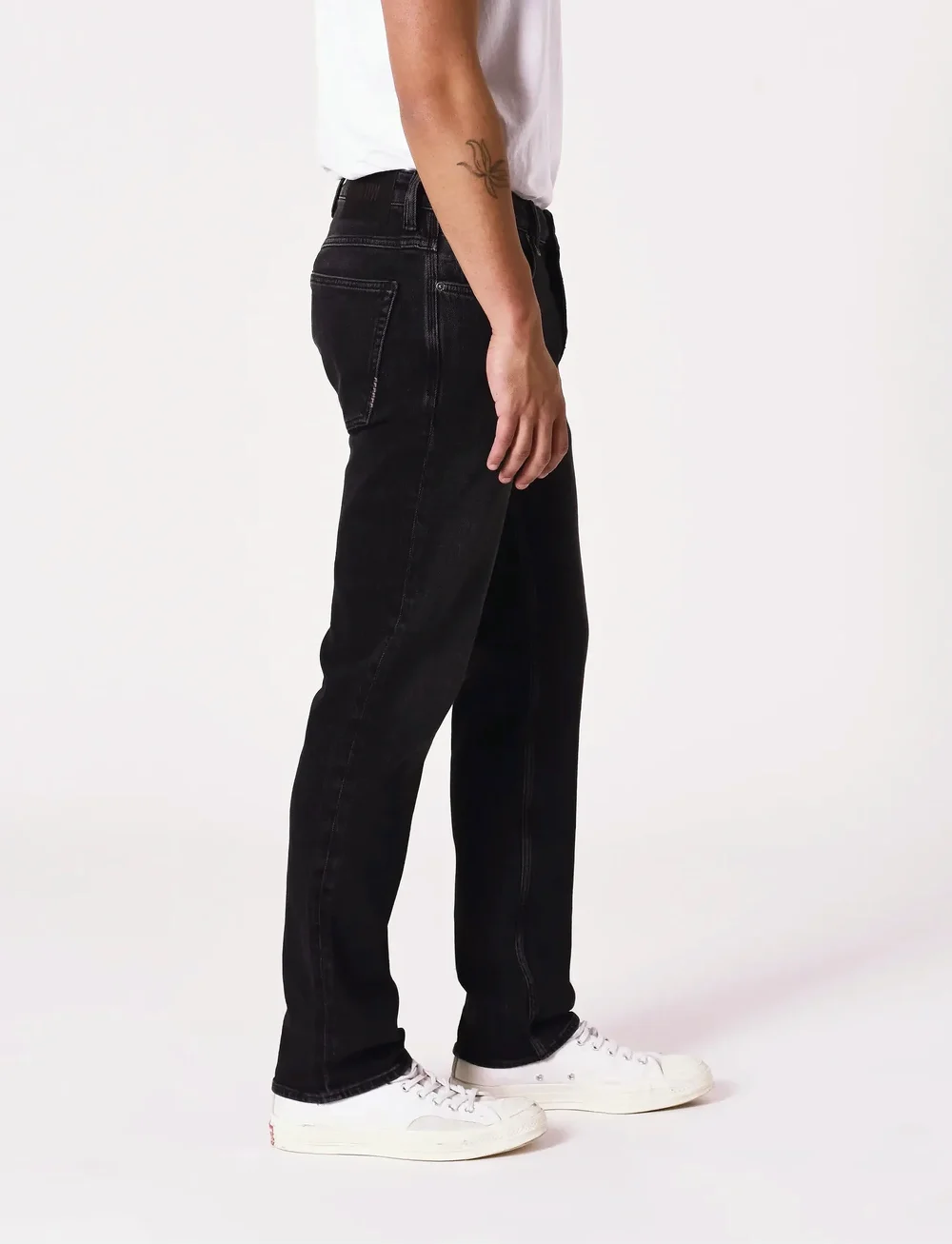 NEUW - RAY STRAIGHT BRAVO WASHED BLACK - Įprasto kirpimo džinsai - black - 4