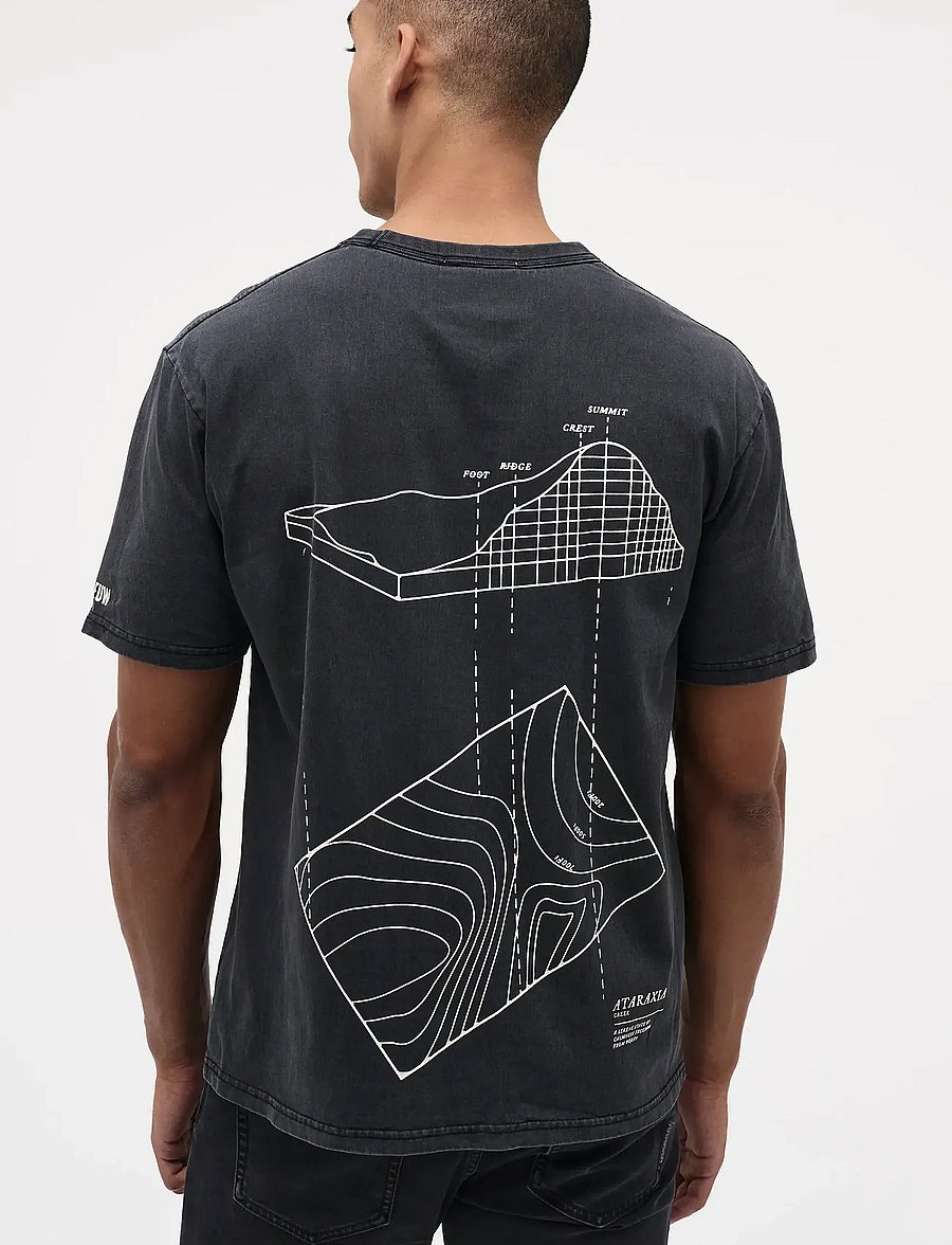 NEUW - INCLINE TEEWASHED BLACK - short-sleeved t-shirts - black - 4