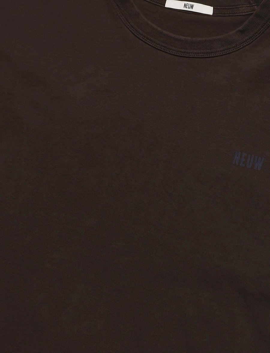NEUW - NEUW WORDMARK TEE SABLE - short-sleeved t-shirts - red - 2