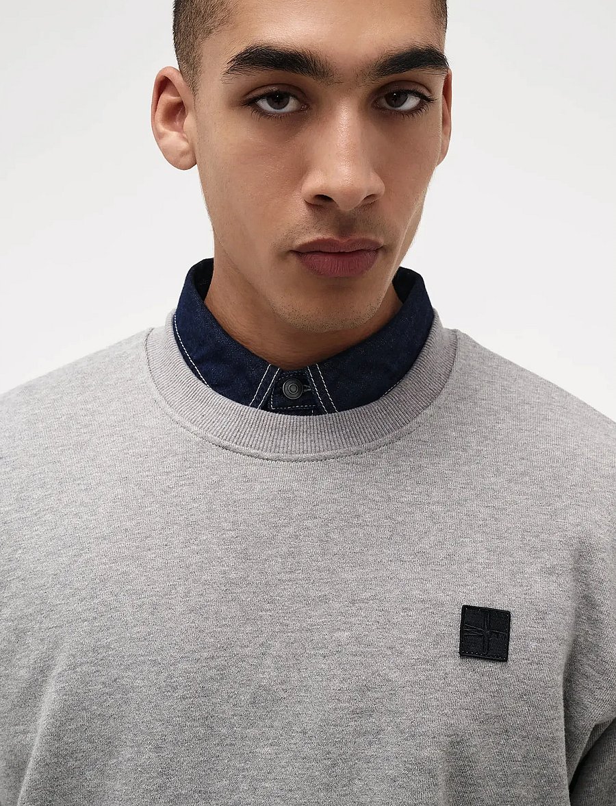 NEUW - FLEECE CREW SWEATER GREY MARLE - sweatshirts - grey - 5