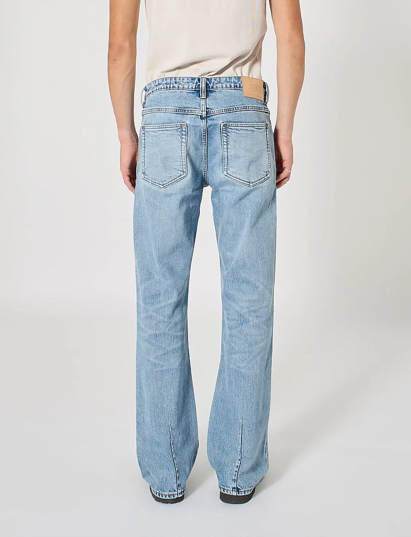 NEUW - JULIAN FLARE ASTRAL LIGHT INDIGO - regular jeans - blue - 4