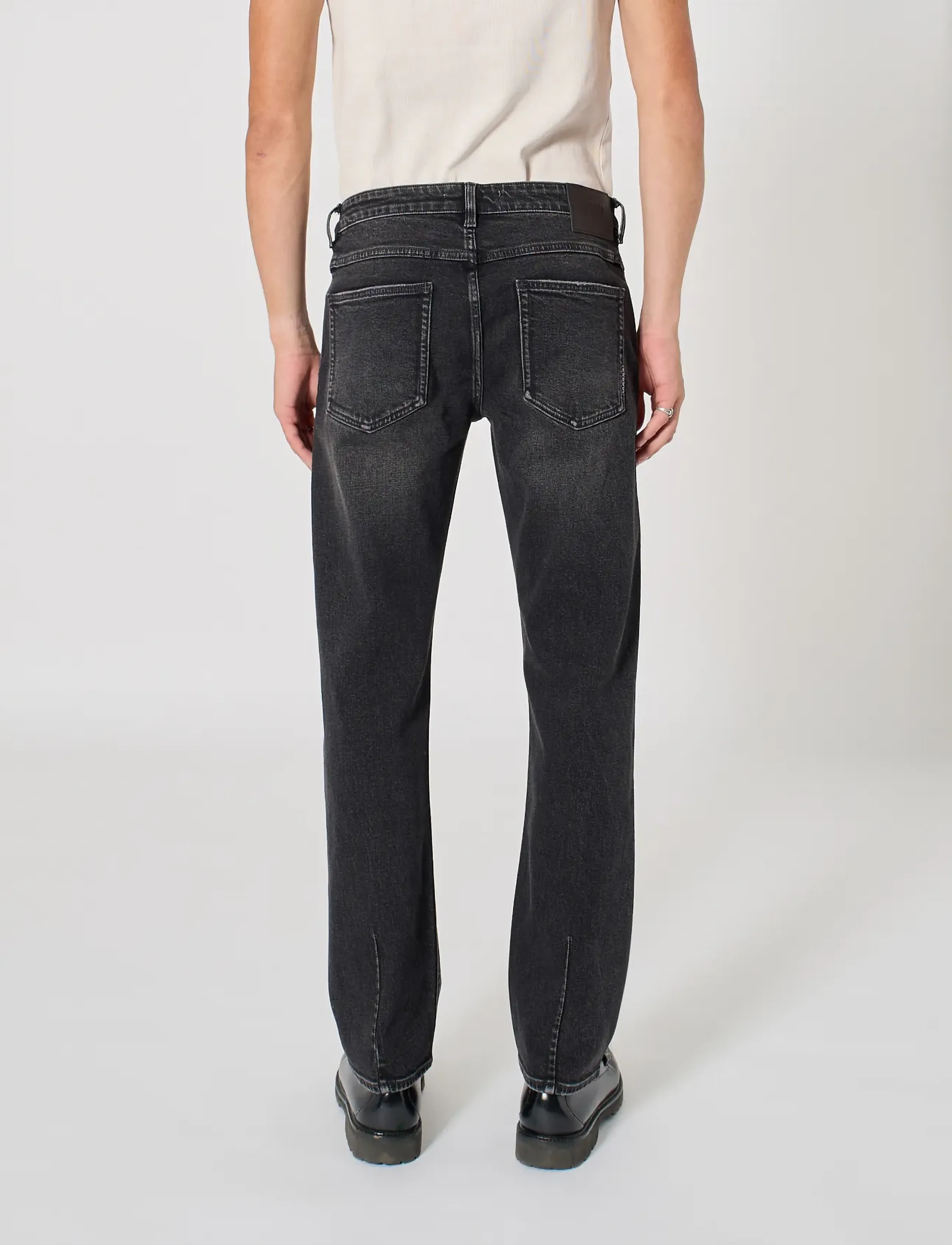NEUW - LOU STRAIGHT TROJANWASHED BLACK - normale jeans - black - 4