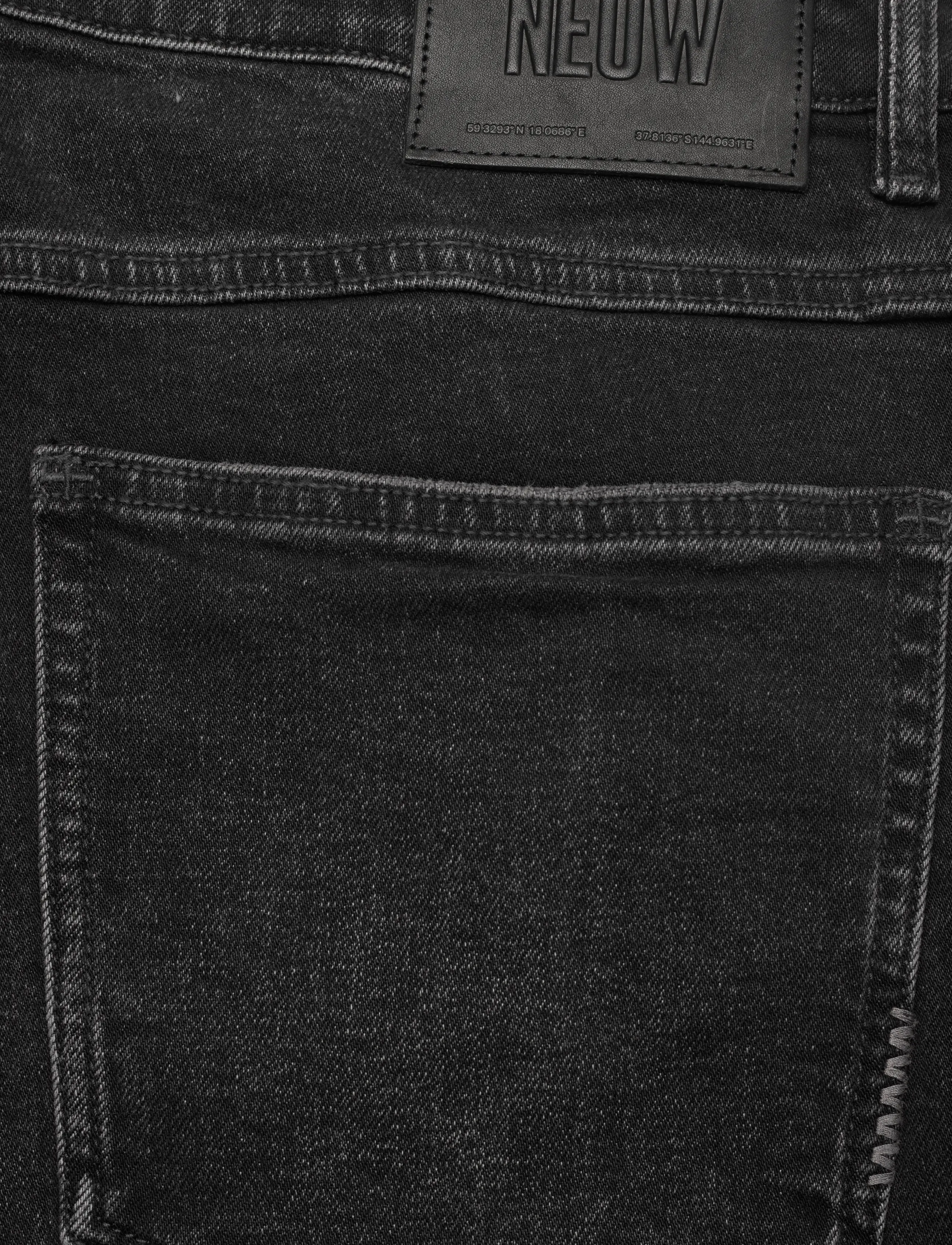 NEUW - LOU STRAIGHT TROJANWASHED BLACK - regular jeans - black - 4