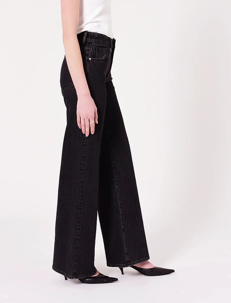 NEUW - EVA WIDE FRENCH BLACK WASHED BLACK - laia säärega teksad - black - 3