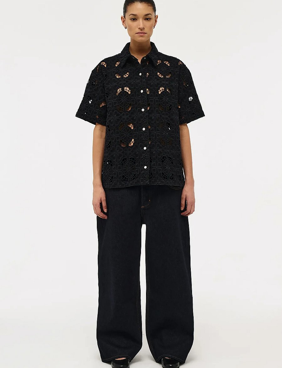 NEUW - FIORE EMBROIDERY SHIRTWASHED BLACK - kurzärmlige hemden - black - 3