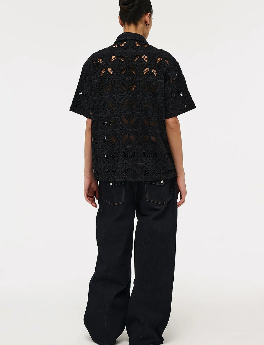 NEUW - FIORE EMBROIDERY SHIRTWASHED BLACK - kurzärmlige hemden - black - 5