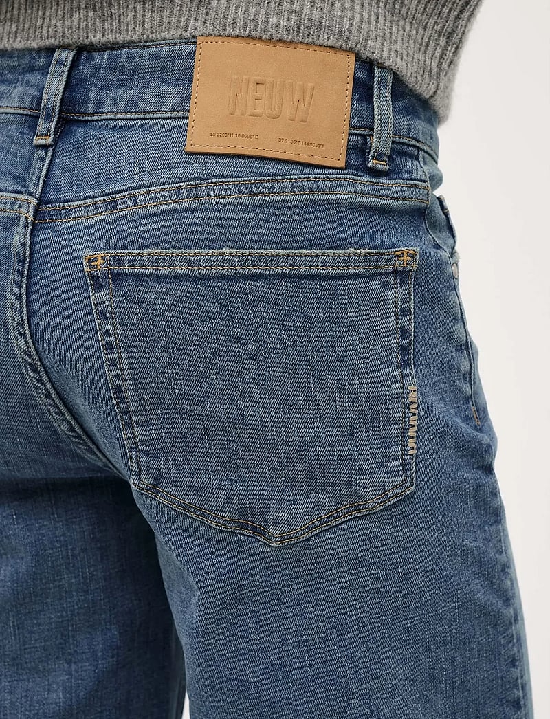 NEUW - EVA LOW VIEW MID VINTAGE INDIGO - schlaghosen - blue - 5