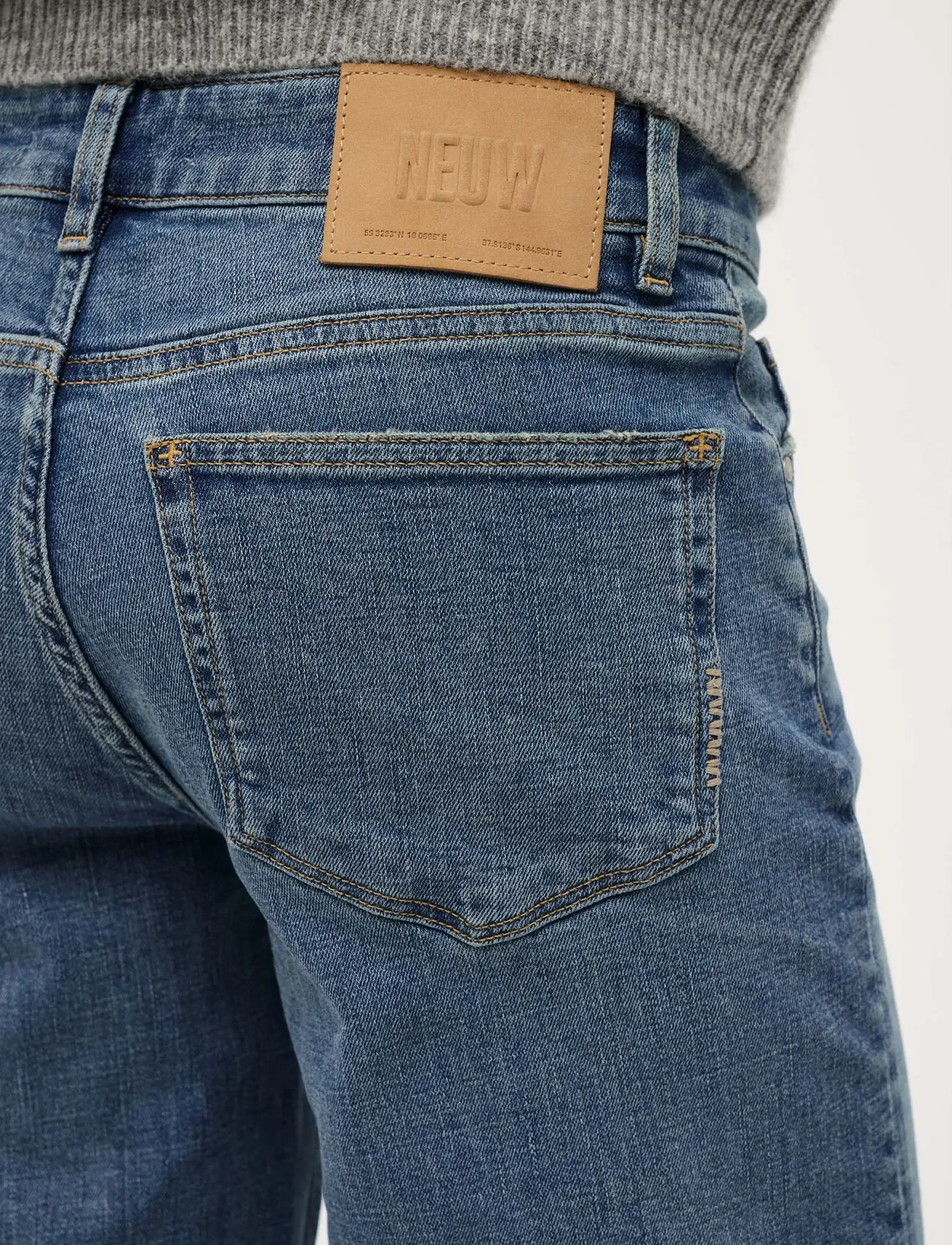 NEUW - EVA LOW VIEW MID VINTAGE INDIGO - jeans évasés - blue - 5