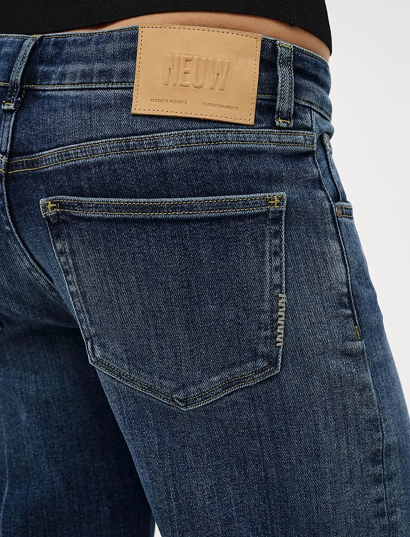 NEUW - EVA LOW MEMORIESMID VINTAGE INDIGO - brede jeans - blue - 5