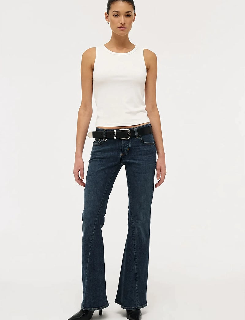 NEUW - HANNE BELL EVOKEMID VINTAGE INDIGO - utsvängda jeans - blue - 3