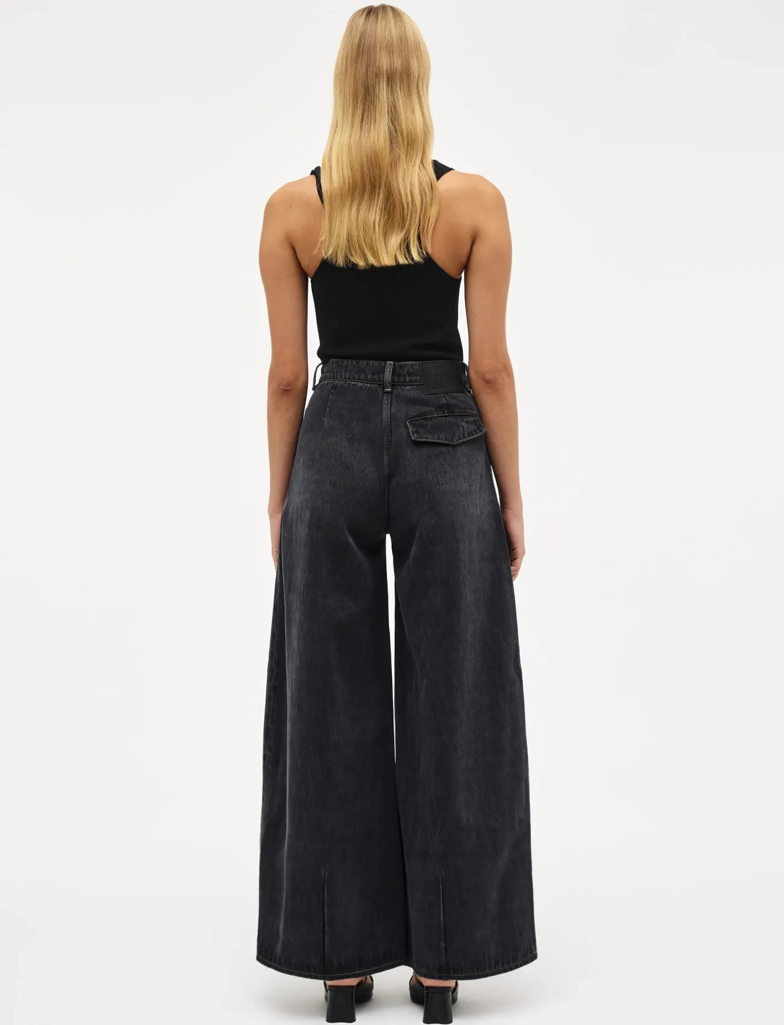 NEUW - MIMI SUPER BARREL COSMOSWASHED BLACK - barrel jeans - black - 4