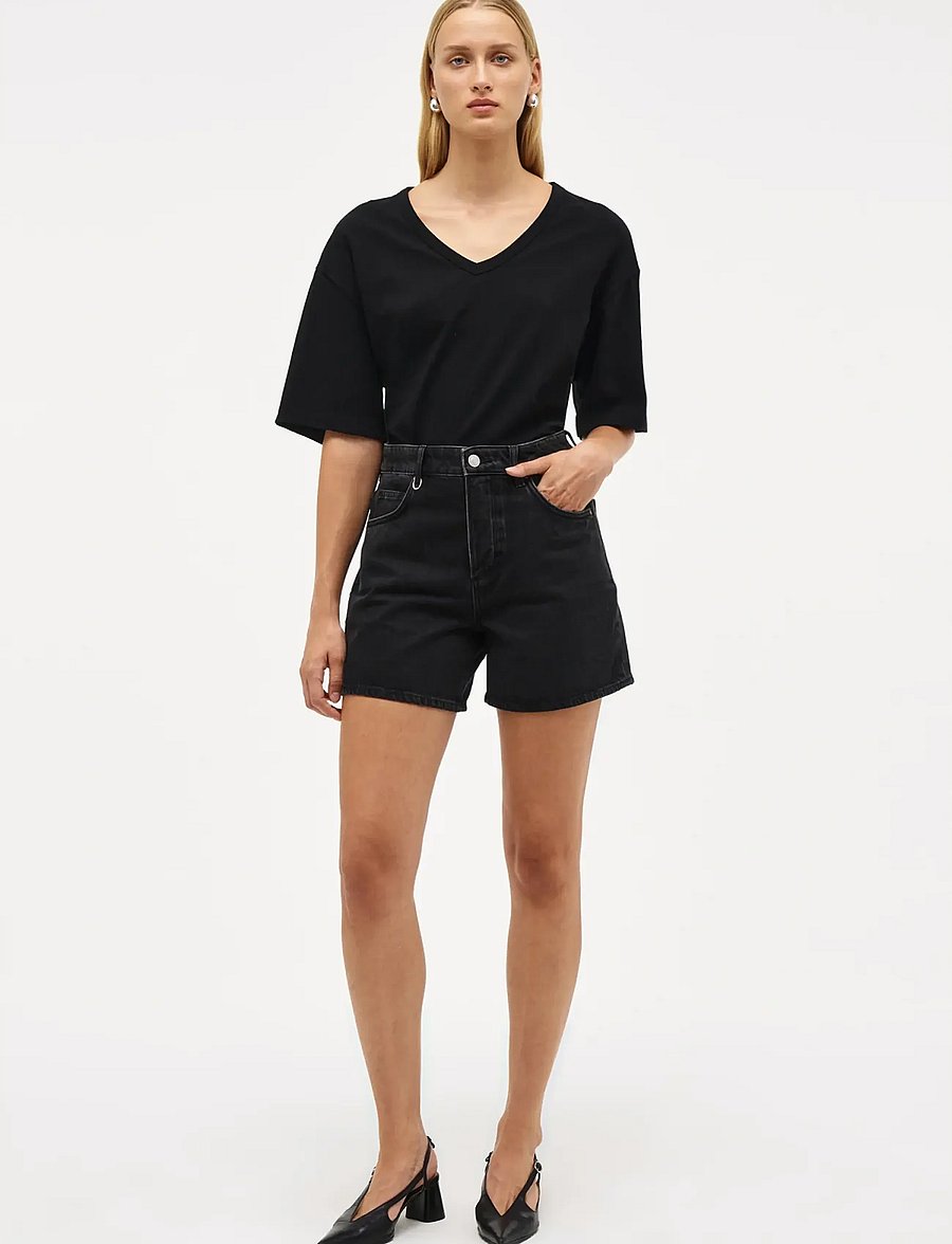 NEUW - EVA SHORT FRENCH BLACKWASHED BLACK - lühikesed teksapüksid - black - 0