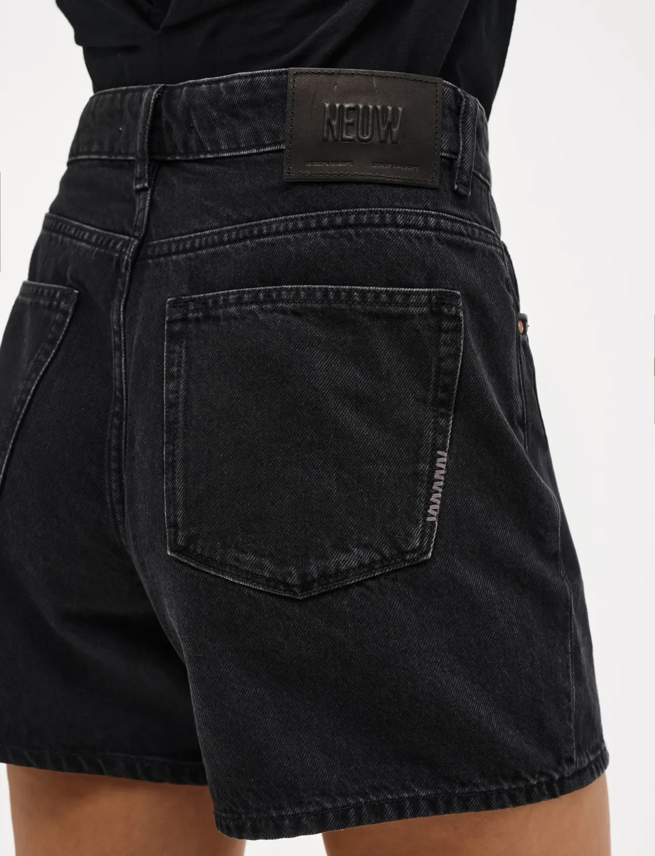 NEUW - EVA SHORT FRENCH BLACKWASHED BLACK - jeansshorts - black - 3
