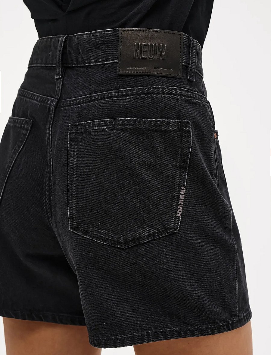 NEUW - EVA SHORT FRENCH BLACKWASHED BLACK - lühikesed teksapüksid - black - 3