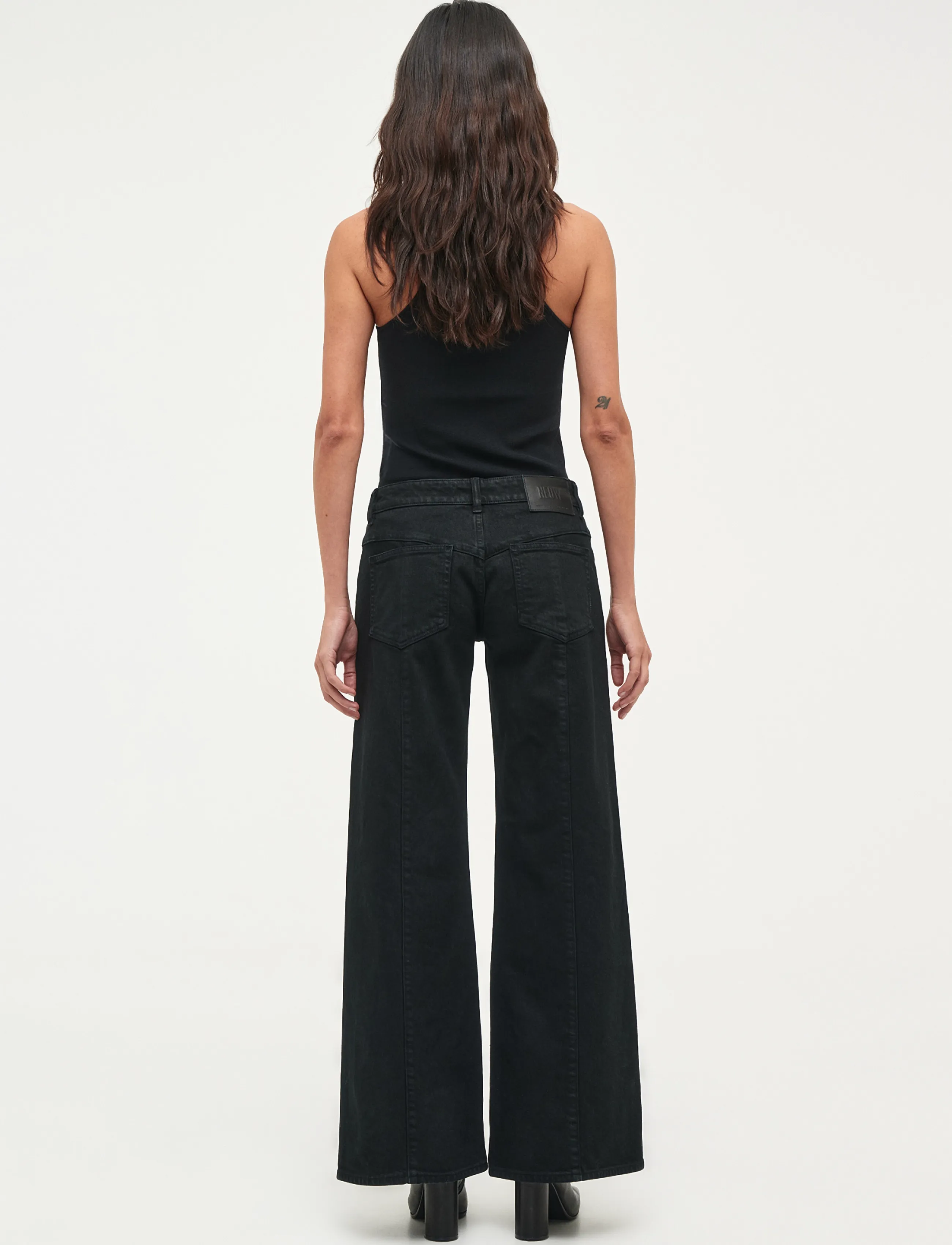 NEUW - EVA LOW PHASEWAXED BLACK - barrel jeans - black - 4