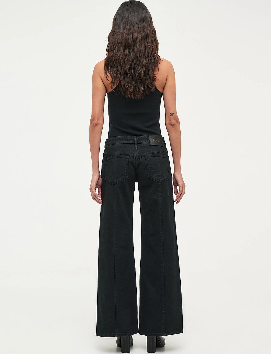 NEUW - EVA LOW PHASEWAXED BLACK - barrel jeans - black - 4
