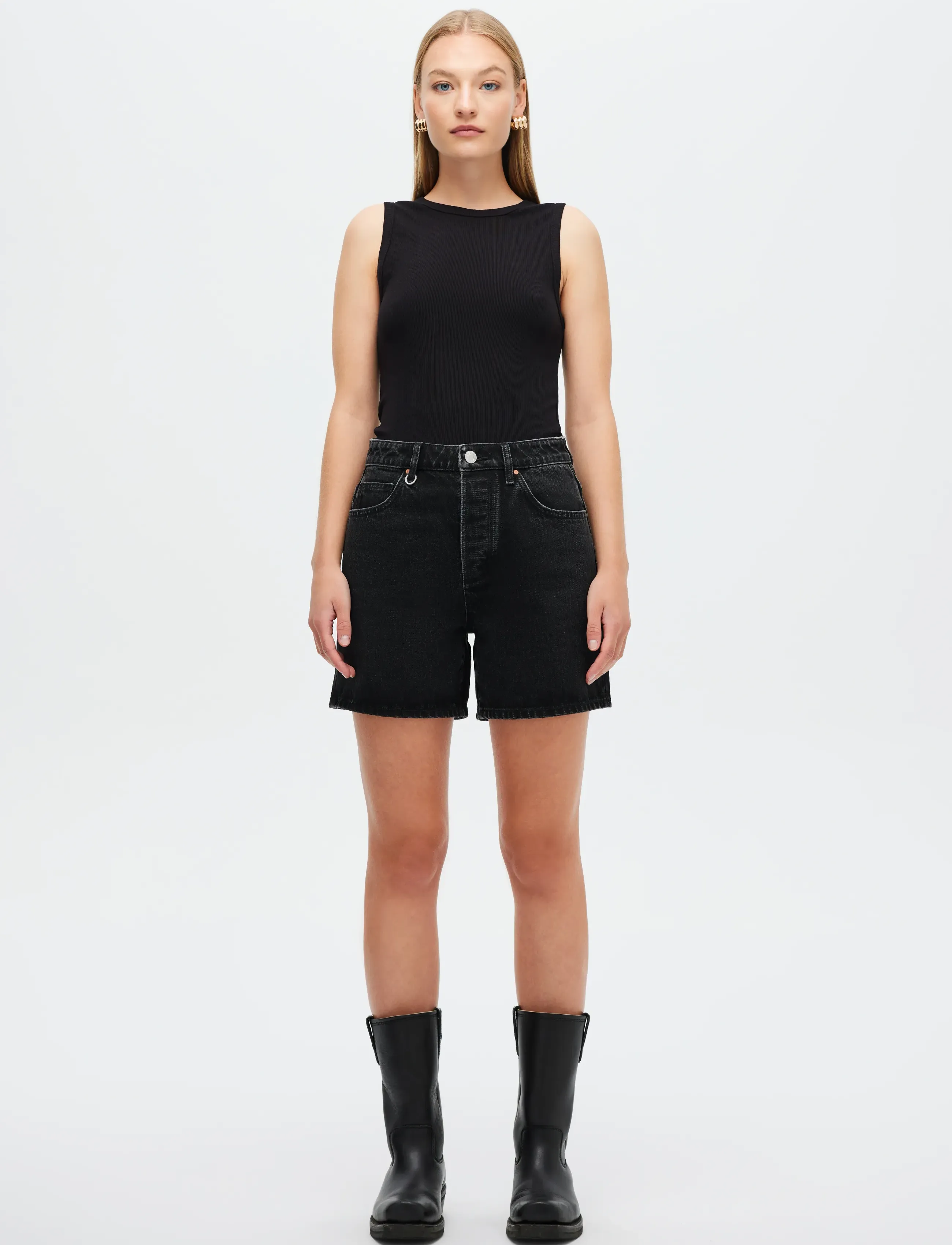 NEUW Eva Short Contempt Black, 30, Black, Shorts > Denim Shorts, Dame