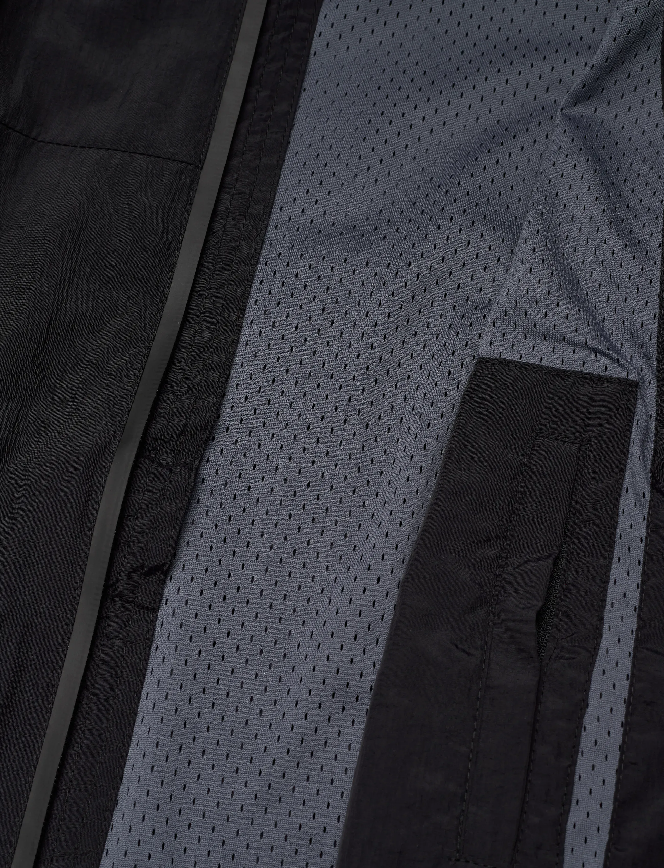 New Balance - NB Athletics Woven Mesh Lined Jacket - windjacken - nb caviar - 4