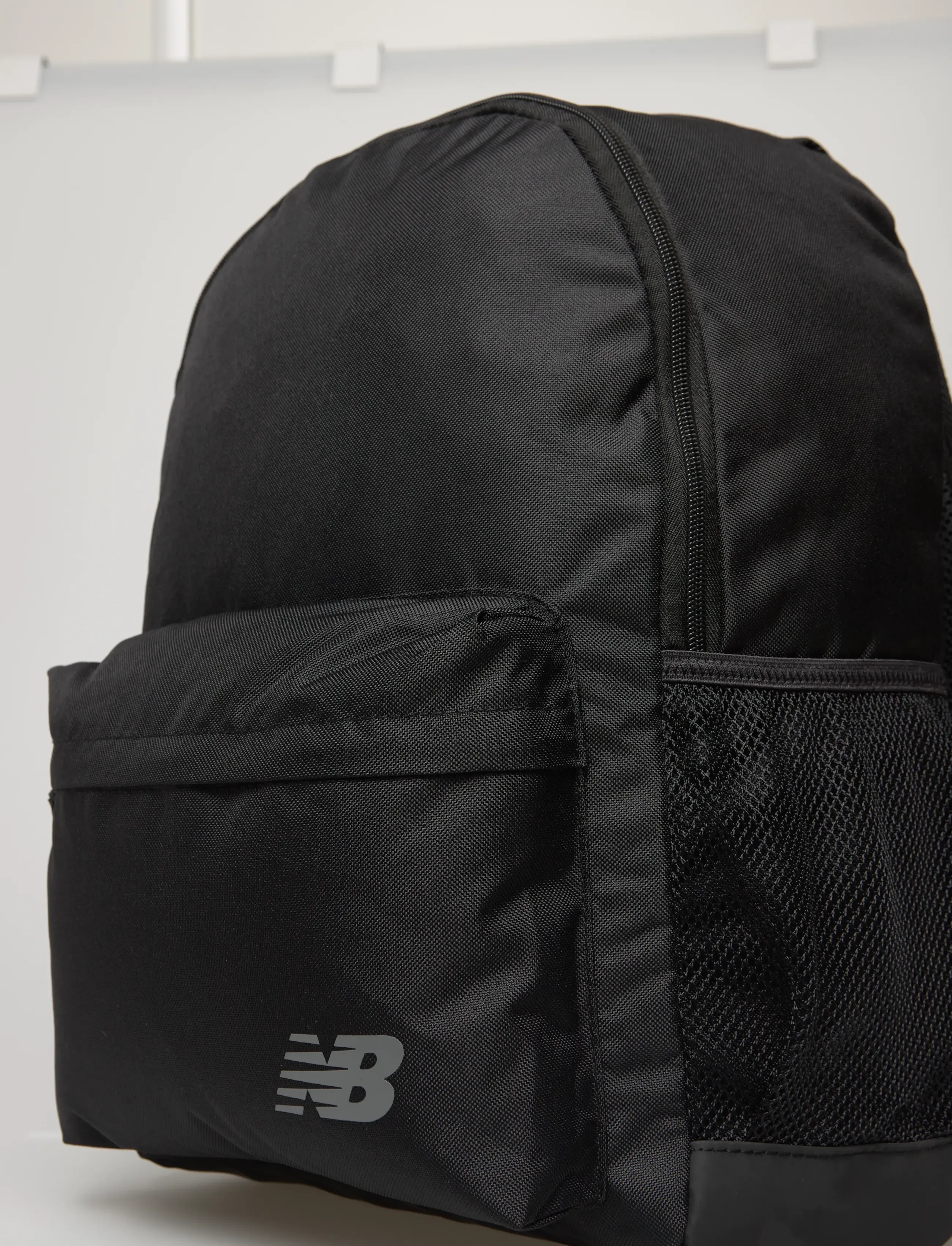 New Balance - Essential Backpack - sport-rucksäcke - black - 4