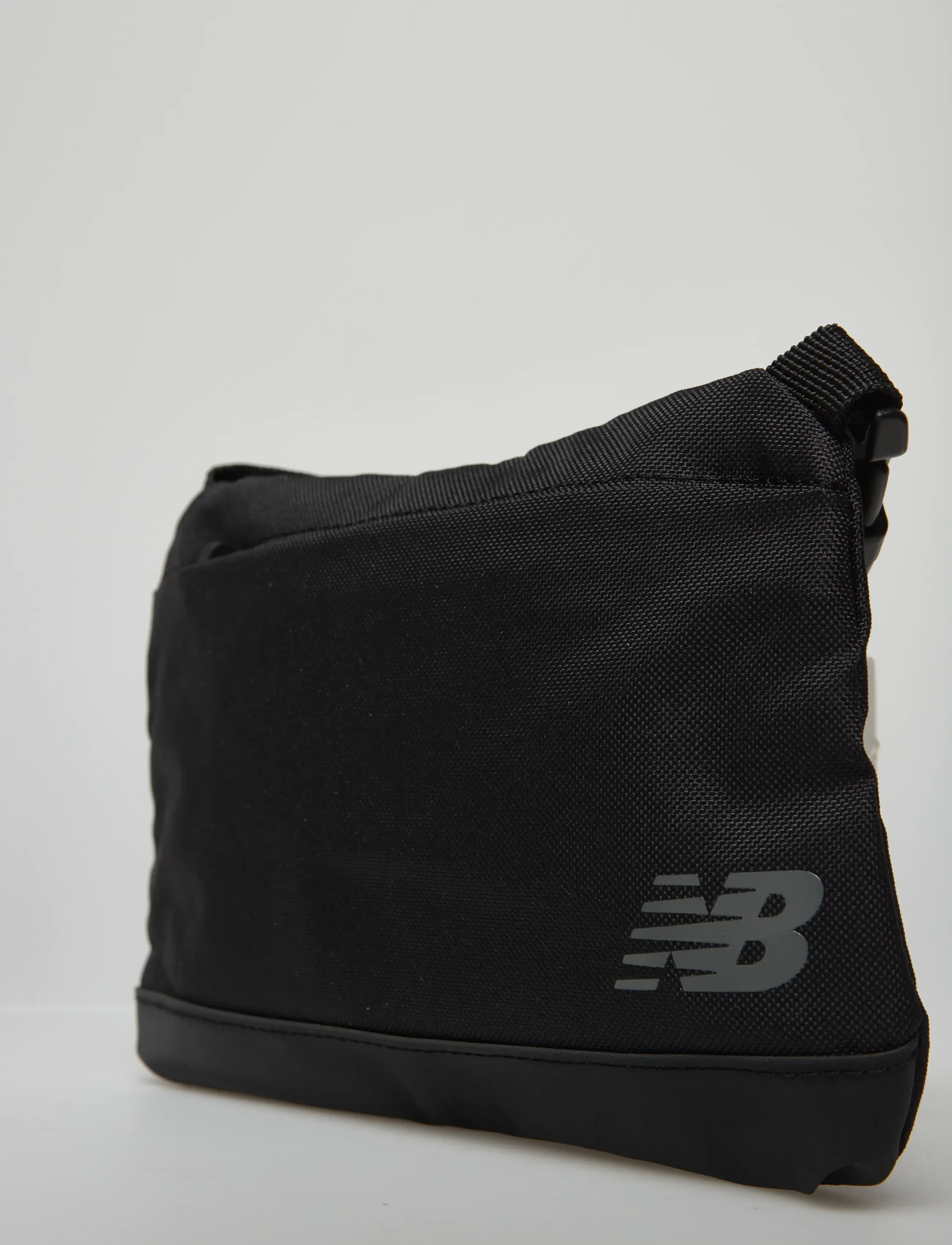 New Balance - Essential Sling Bag - crossbody & bæltetasker - black - 4