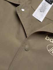 New Balance - Essentials Reimagined Woven Jacket - kevadjakid - covert green - 2