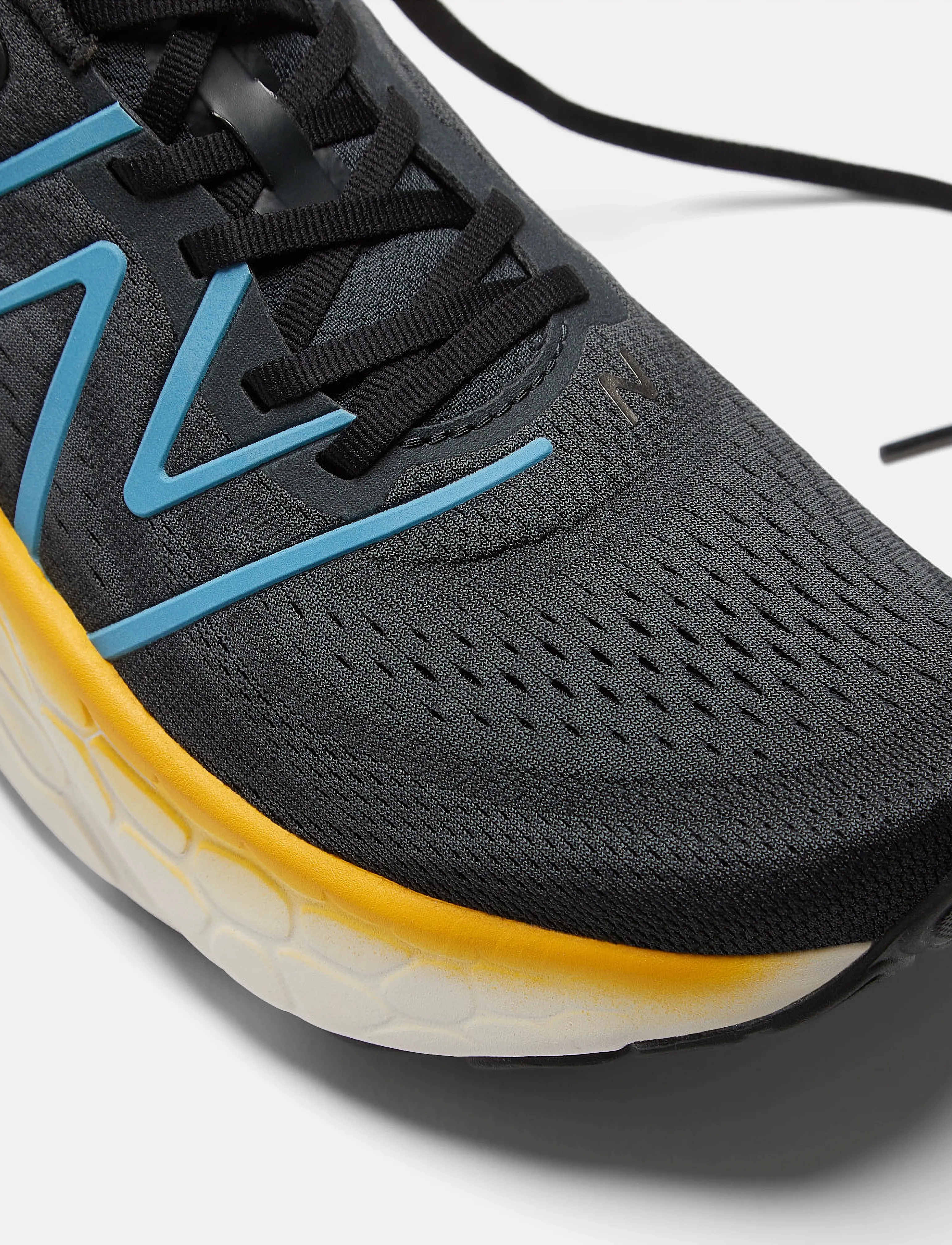 New Balance - Fresh Foam X More v4 - black - 5