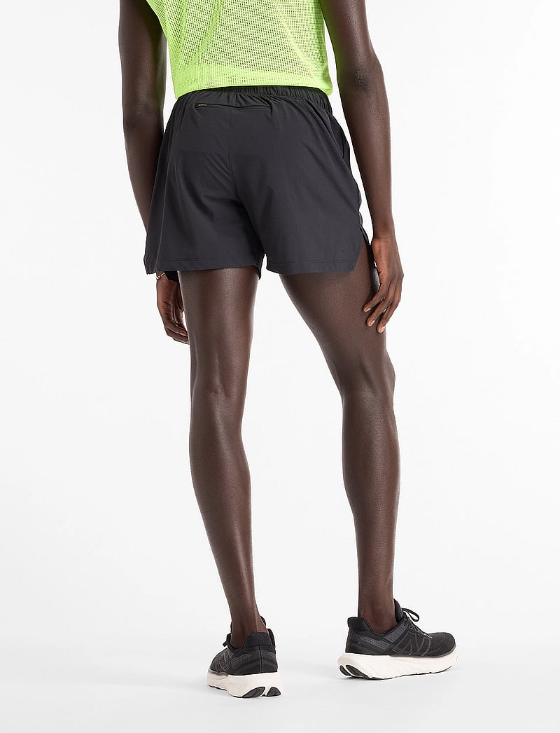 New Balance - RC Short 5" - lühikesed jooksupüksid - black - 4