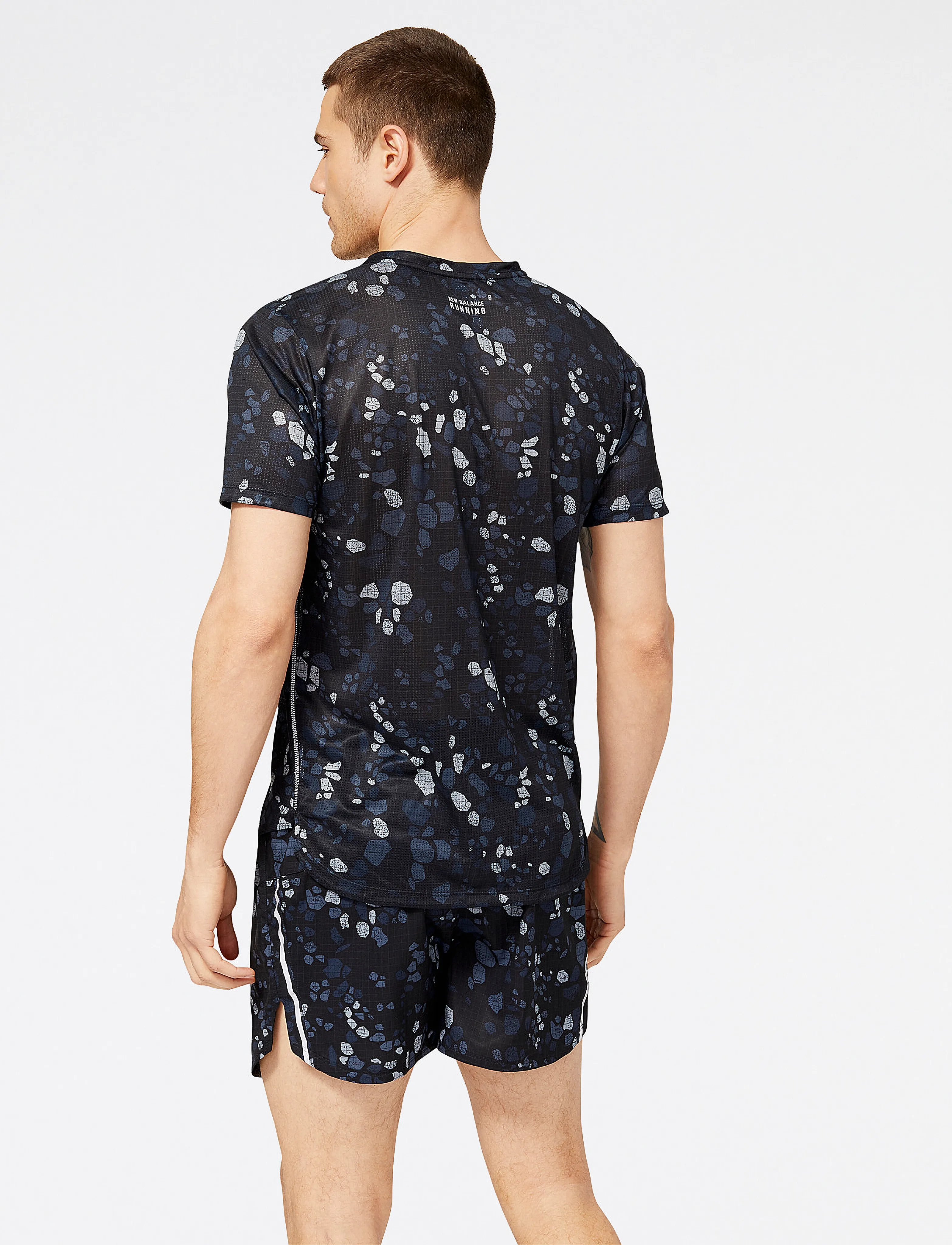 New Balance - Printed Impact Run Short Sleeve - black - 4