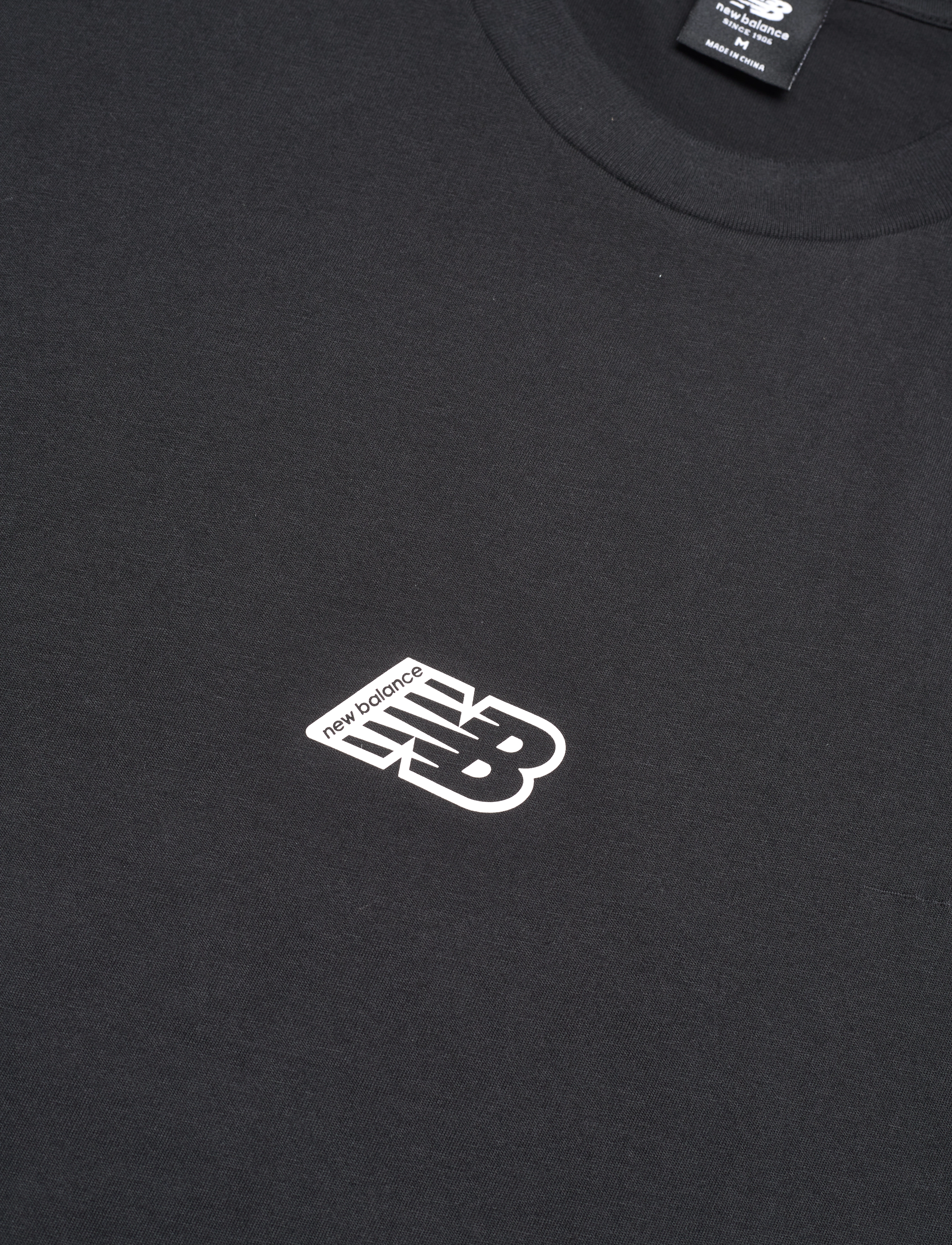 New Balance - NB Essentials Graphic Short Sleeve 2 - black - 5