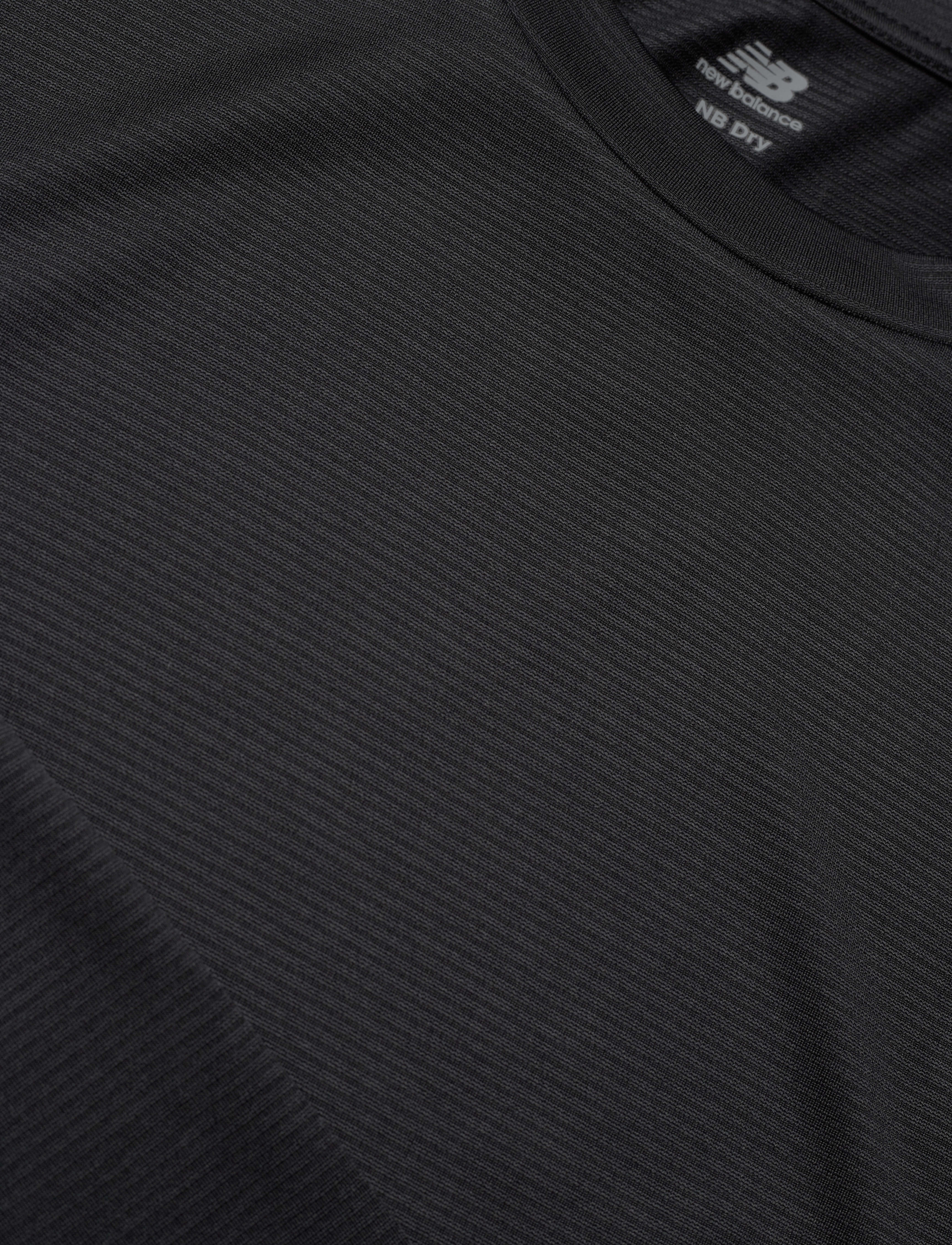 New Balance - Sport Essentials Long Sleeve - hauts à manches longues - black - 2