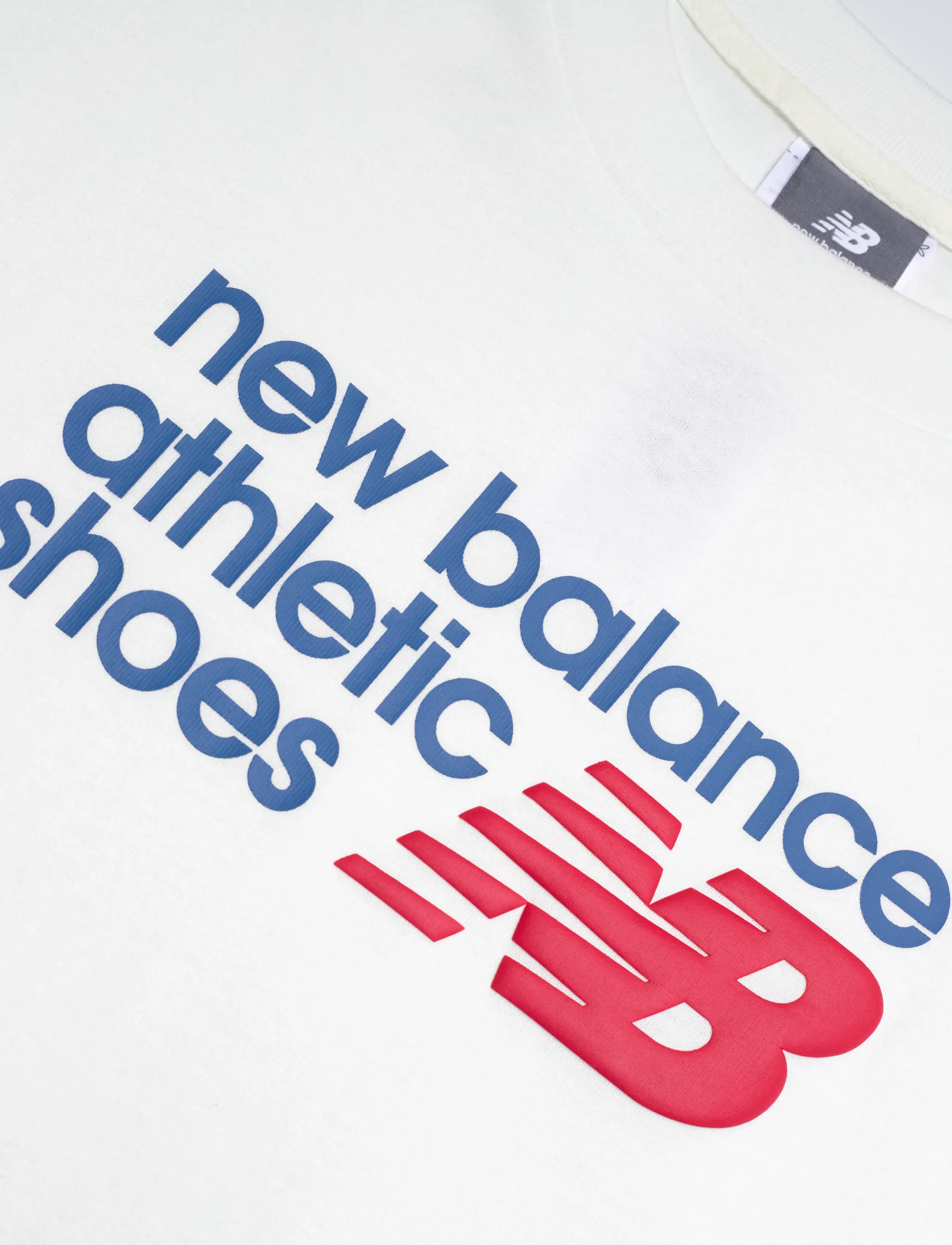 New Balance - Athletics Premium Relaxed Chest Logo T-Shirt - t-shirts - sea salt - 5