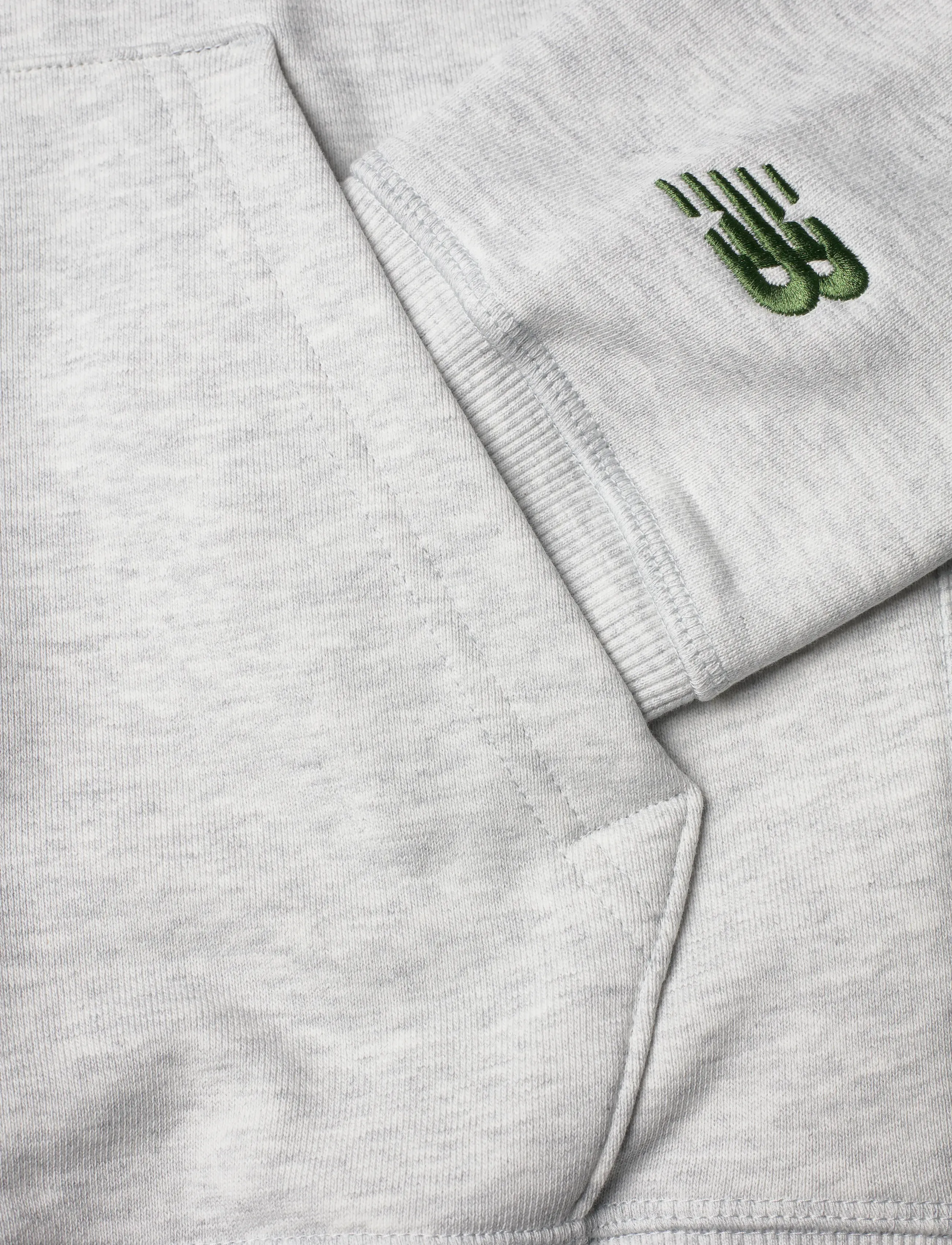 New Balance - Atheltics Signature Hoodie - ash heather - 3