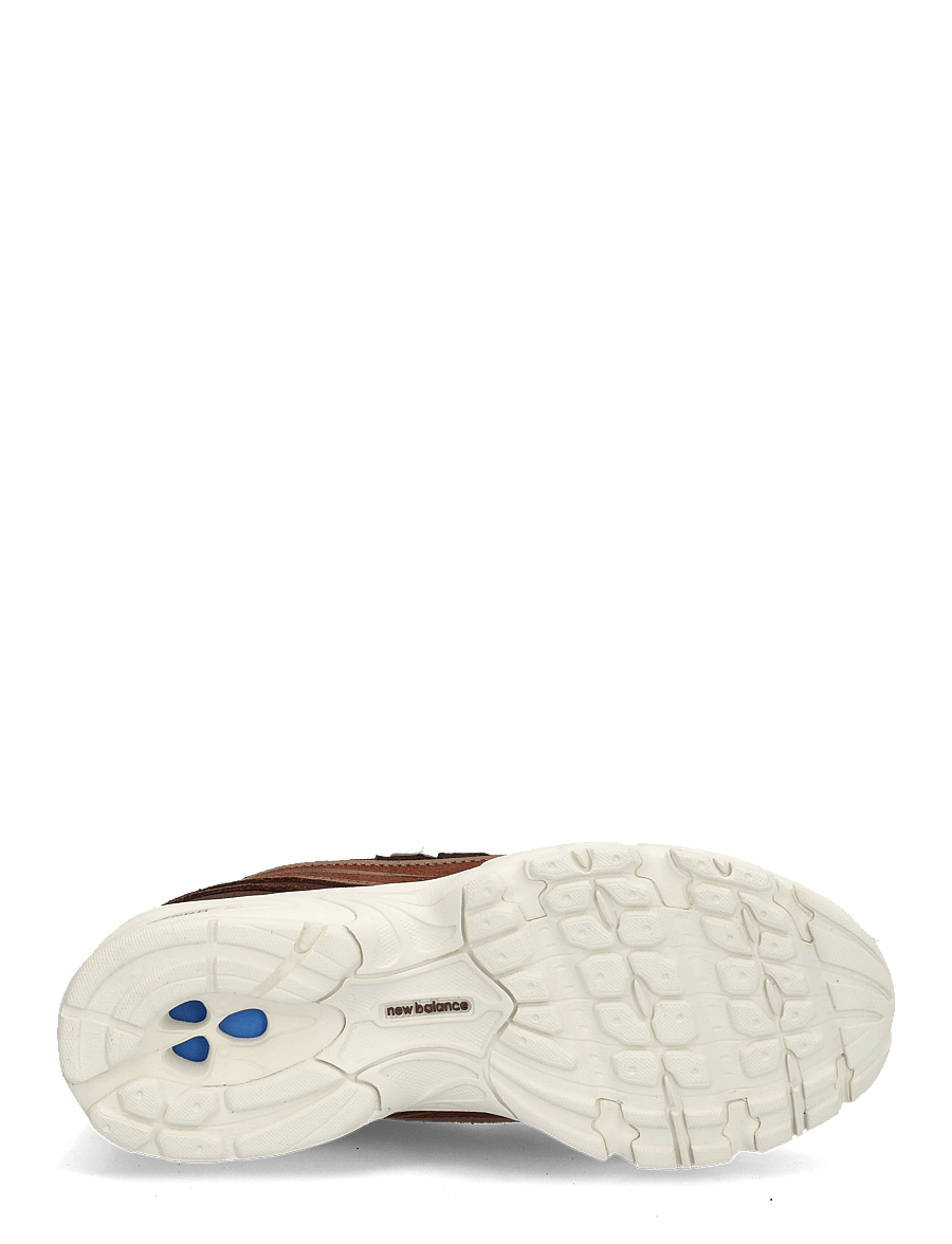 New Balance - New Balance 740 - platform sneakers - pumpernickel - 4
