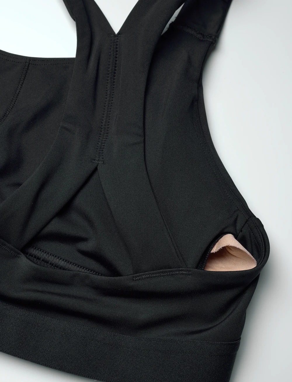 New Balance - NB Essential Train Bra - medium støtte - black - 2