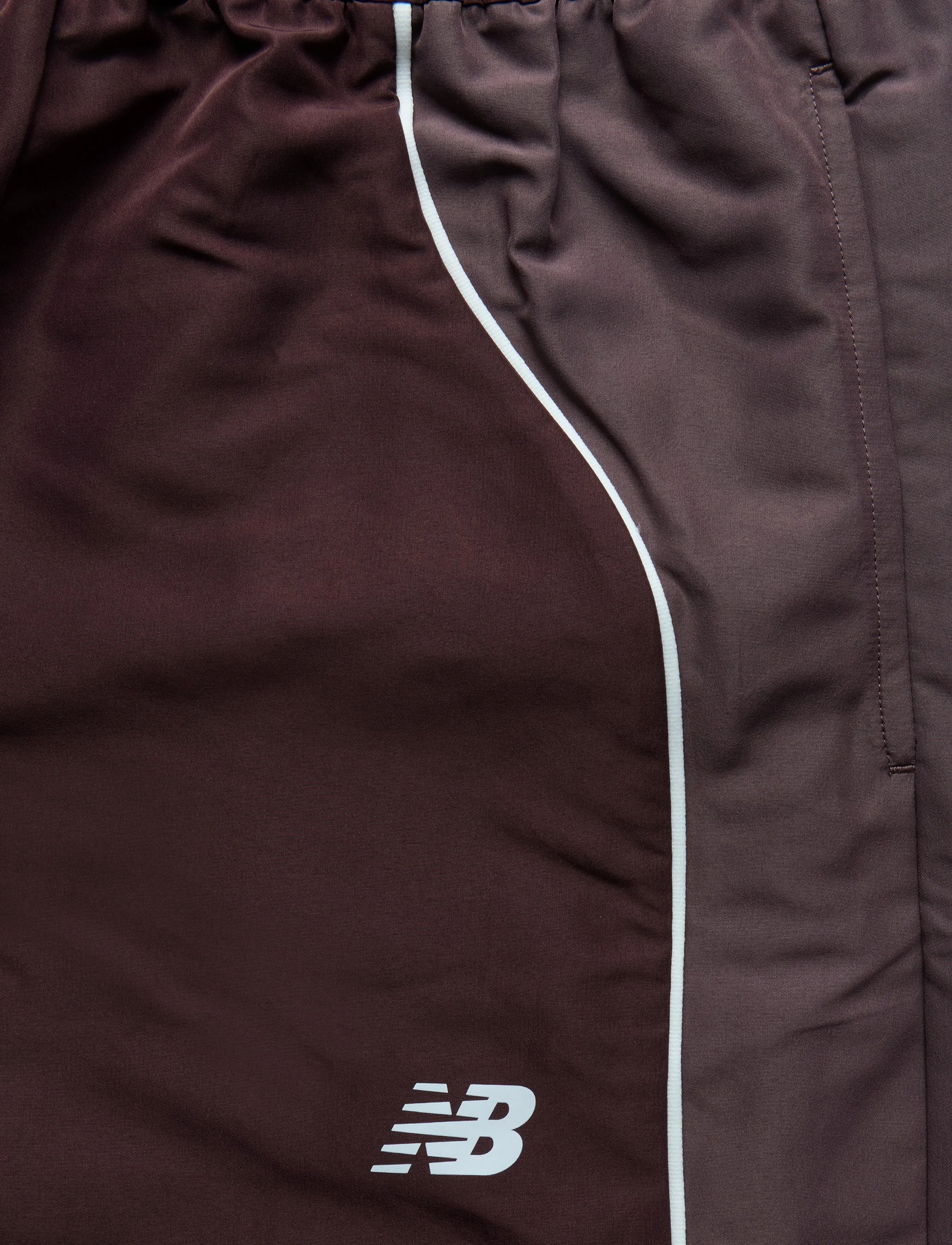New Balance - Trackside Woven Pant - joggingbukser - cherry leather - 2